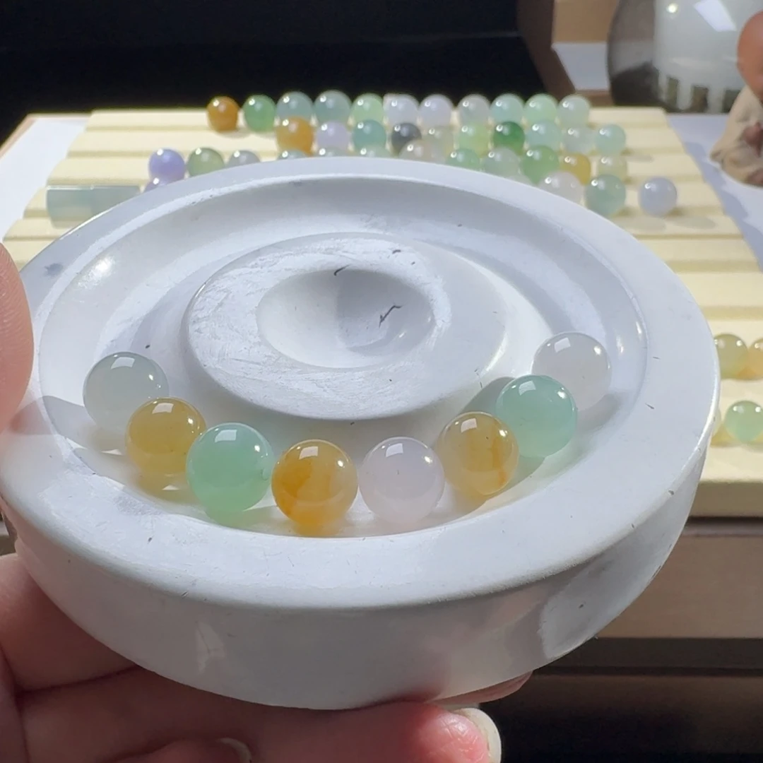 定制翡翠未镶嵌喵****?翡翠