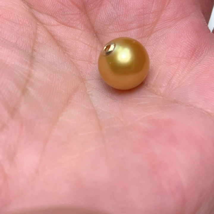 颈饰18K金镶嵌海水珍珠