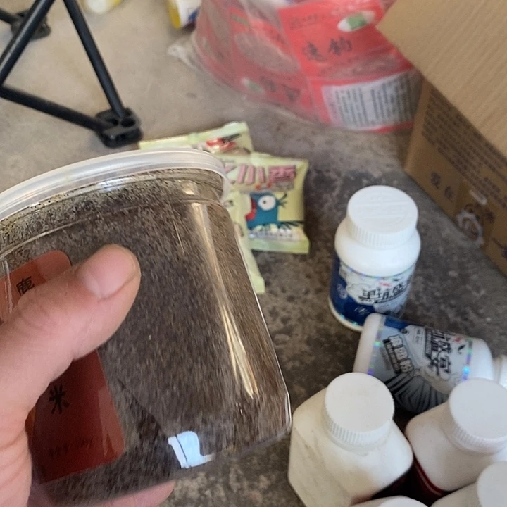 强哥米发2瓶过期的
