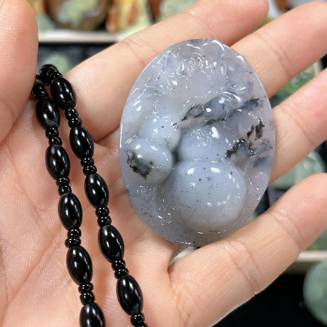 蛇纹石玉颈饰未镶嵌