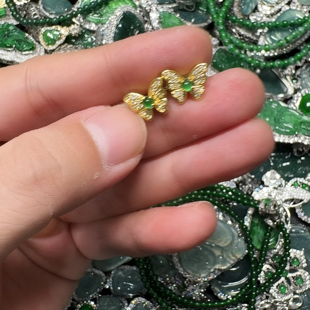 翡翠未镶嵌颈饰天然A货翡翠放漏