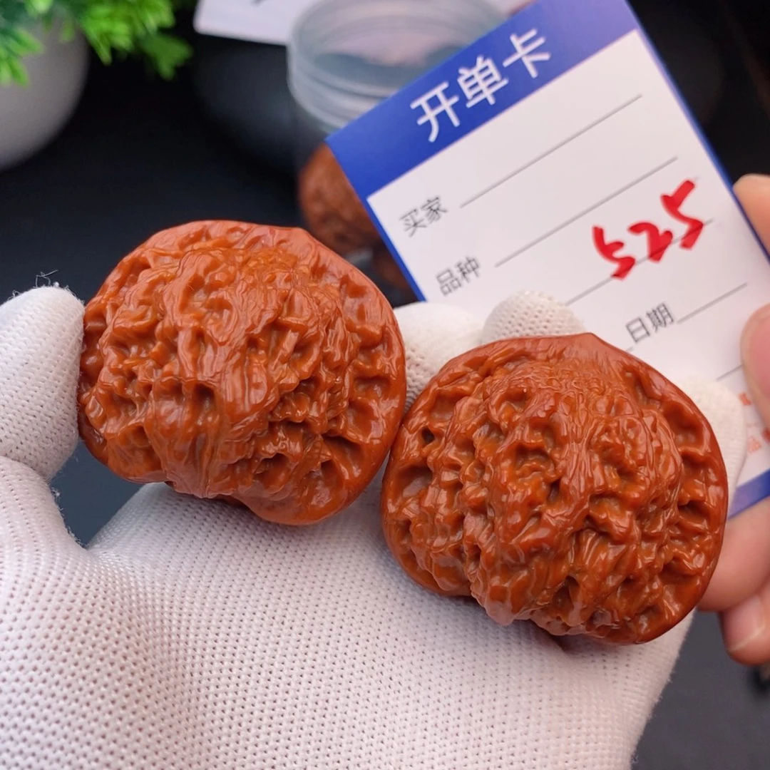 文玩核桃把件46红狮子525