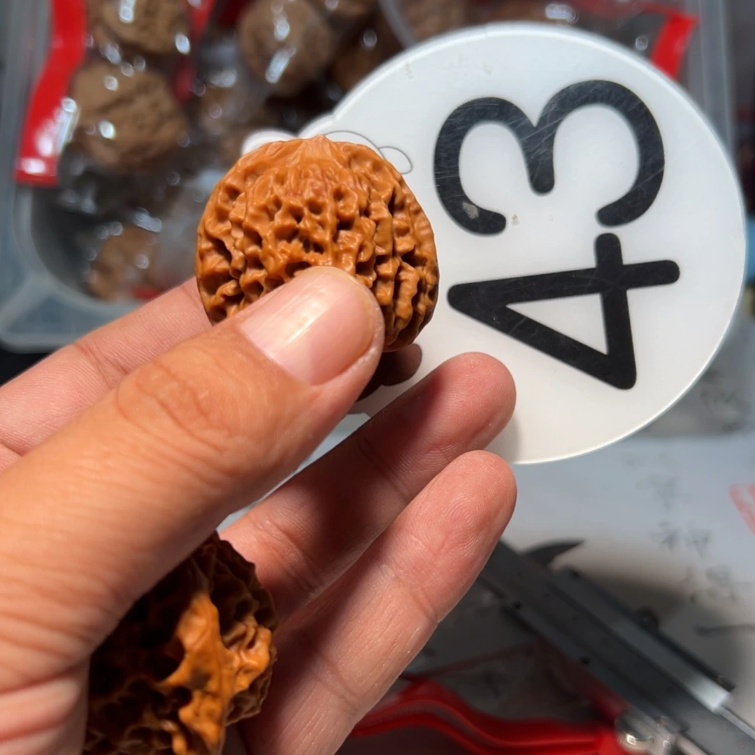 景***夜文玩核桃，白色43号