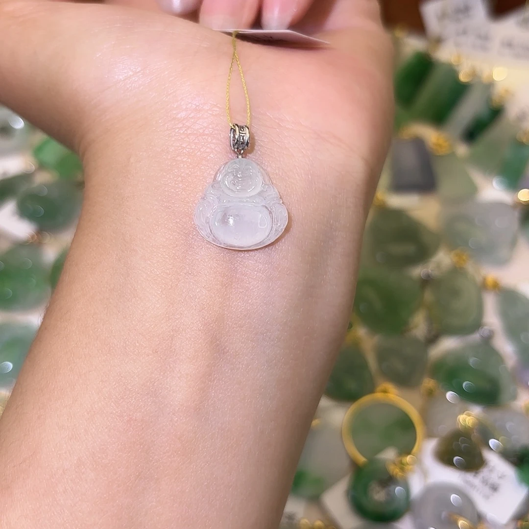 翡翠18K金镶嵌颈饰佛公