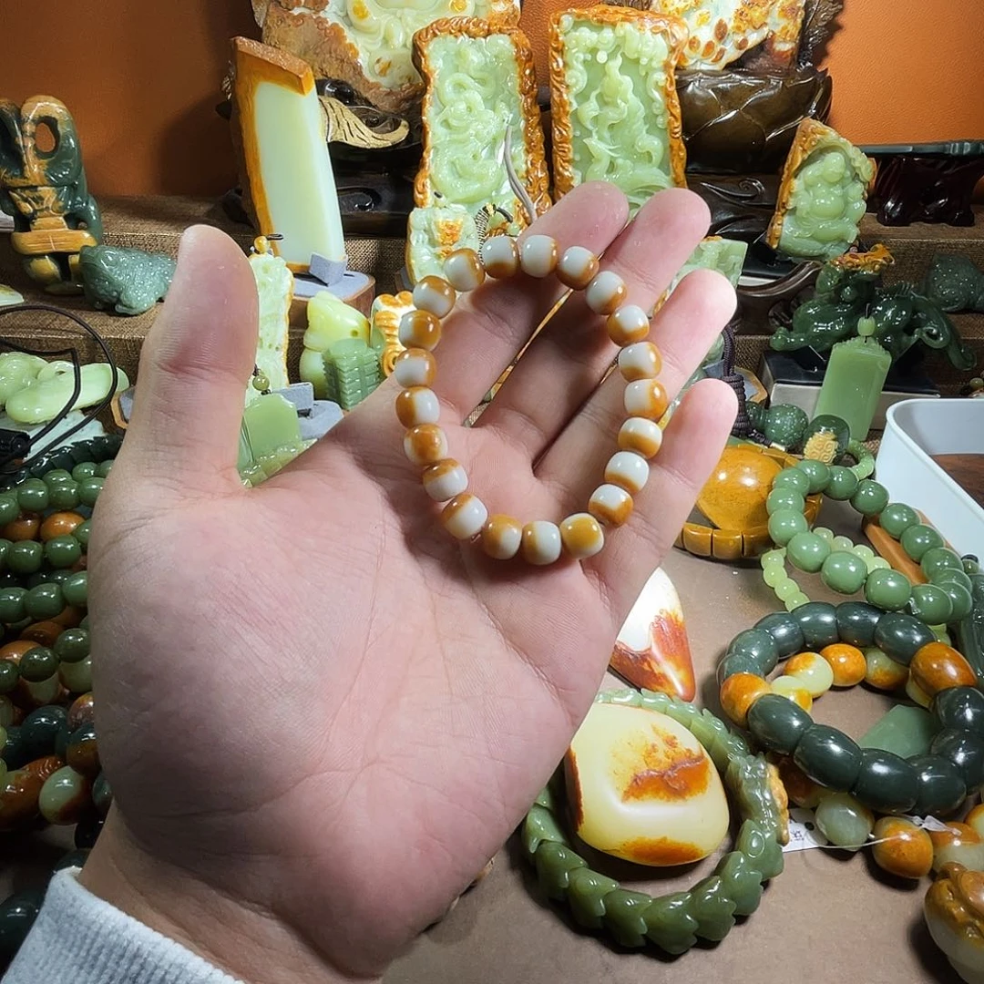 透闪石质玉未镶嵌珠宝奇石