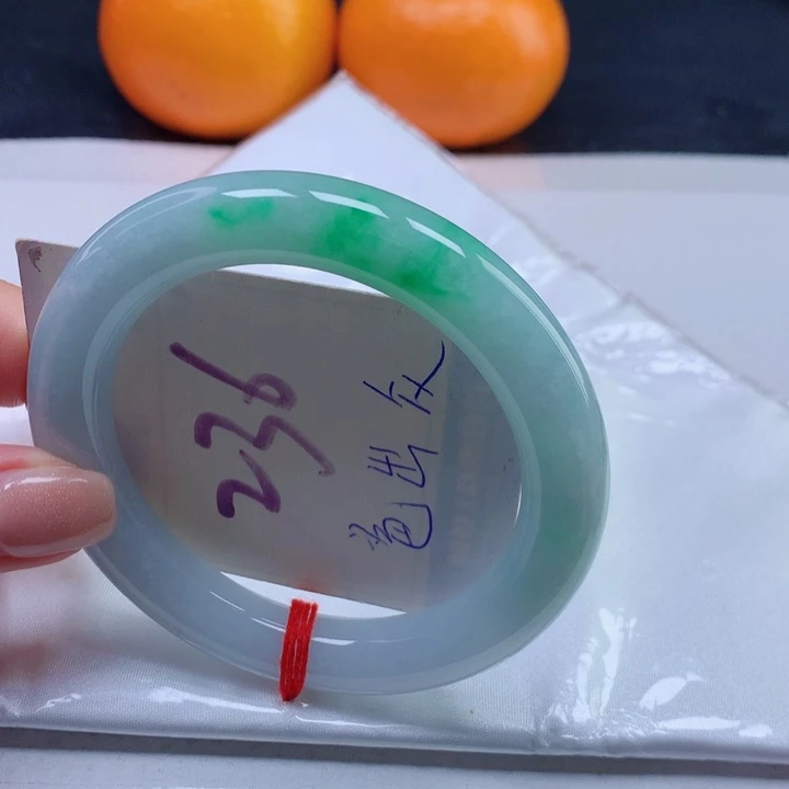 翡翠手镯（圆镯）未镶嵌5657575757