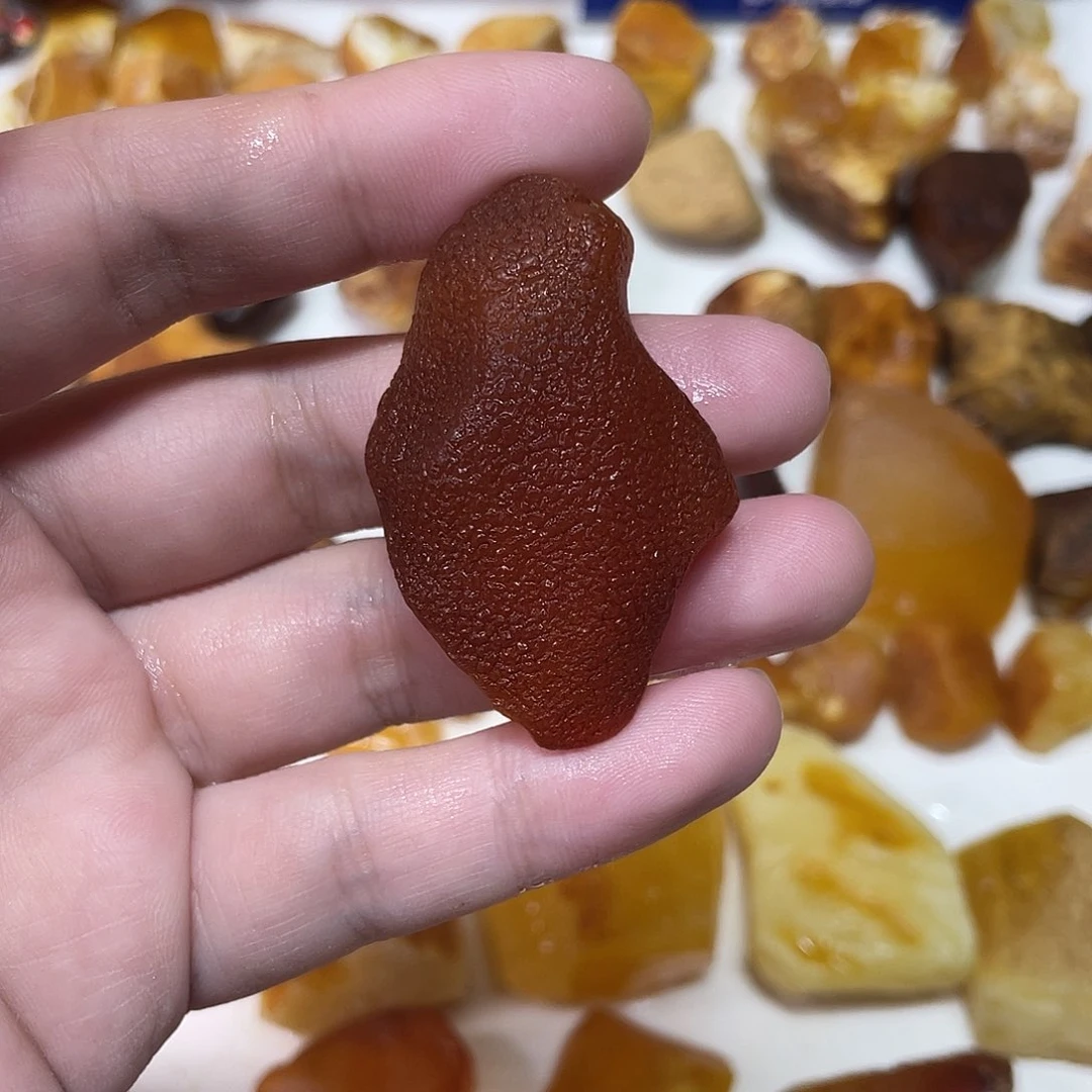 定制琥珀未镶嵌虎**通原矿琥珀