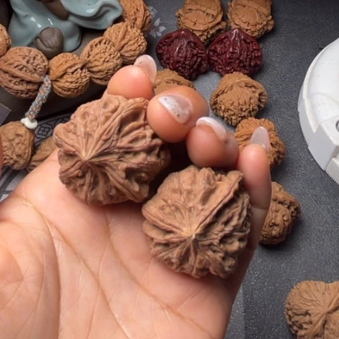 吊坠文玩核桃三棱