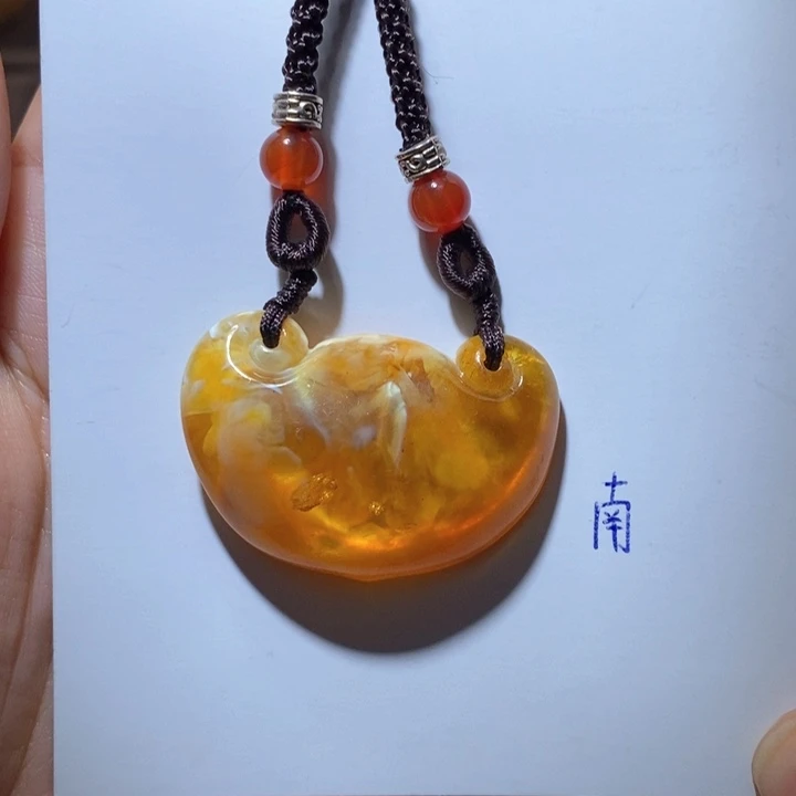 琥珀珠宝奇石未镶嵌