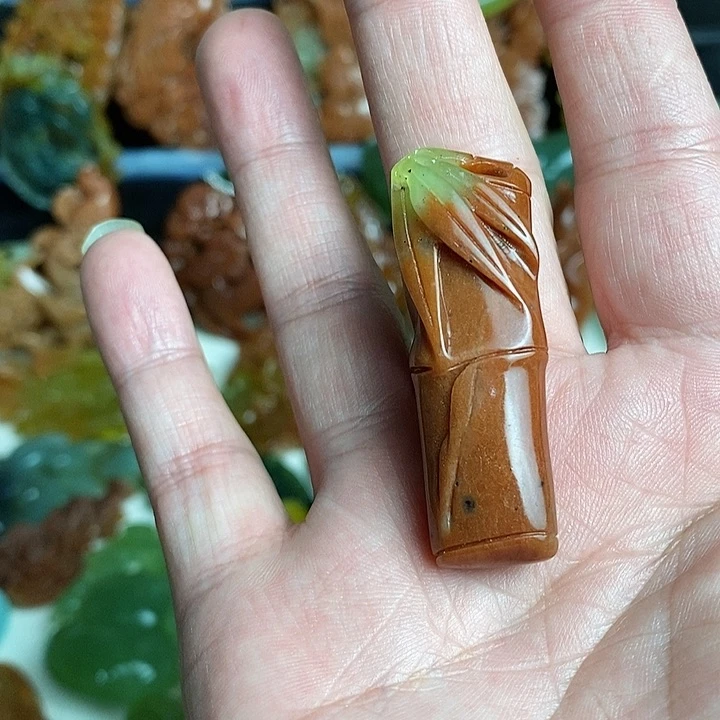 未镶嵌蛇纹石玉颈饰