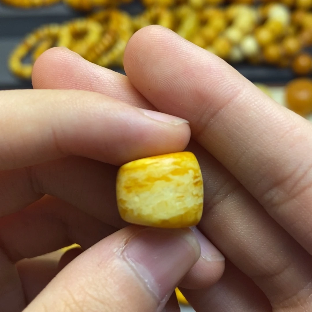 蜜蜡未镶嵌珠宝奇石