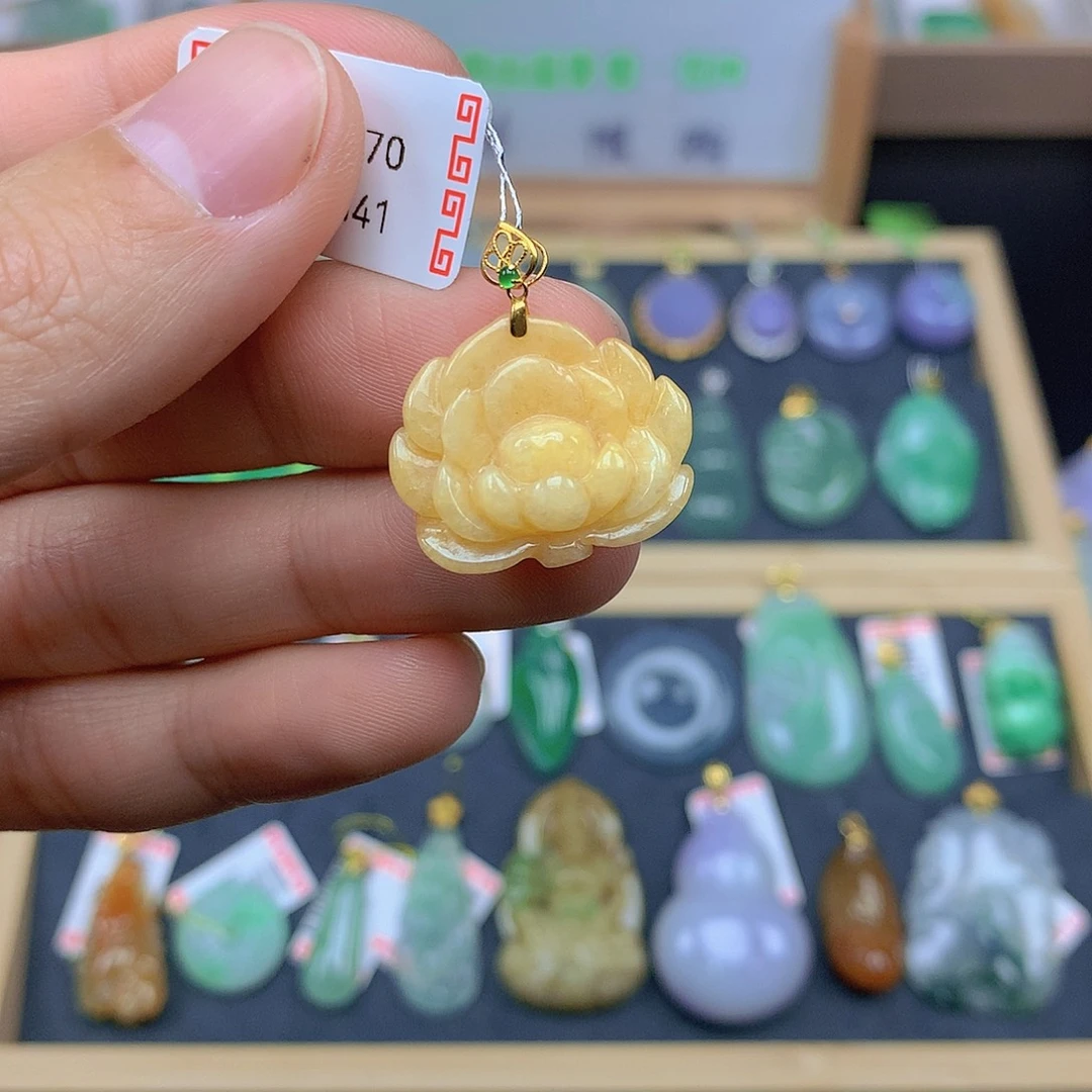 翡翠颈饰18K金镶嵌翡翠