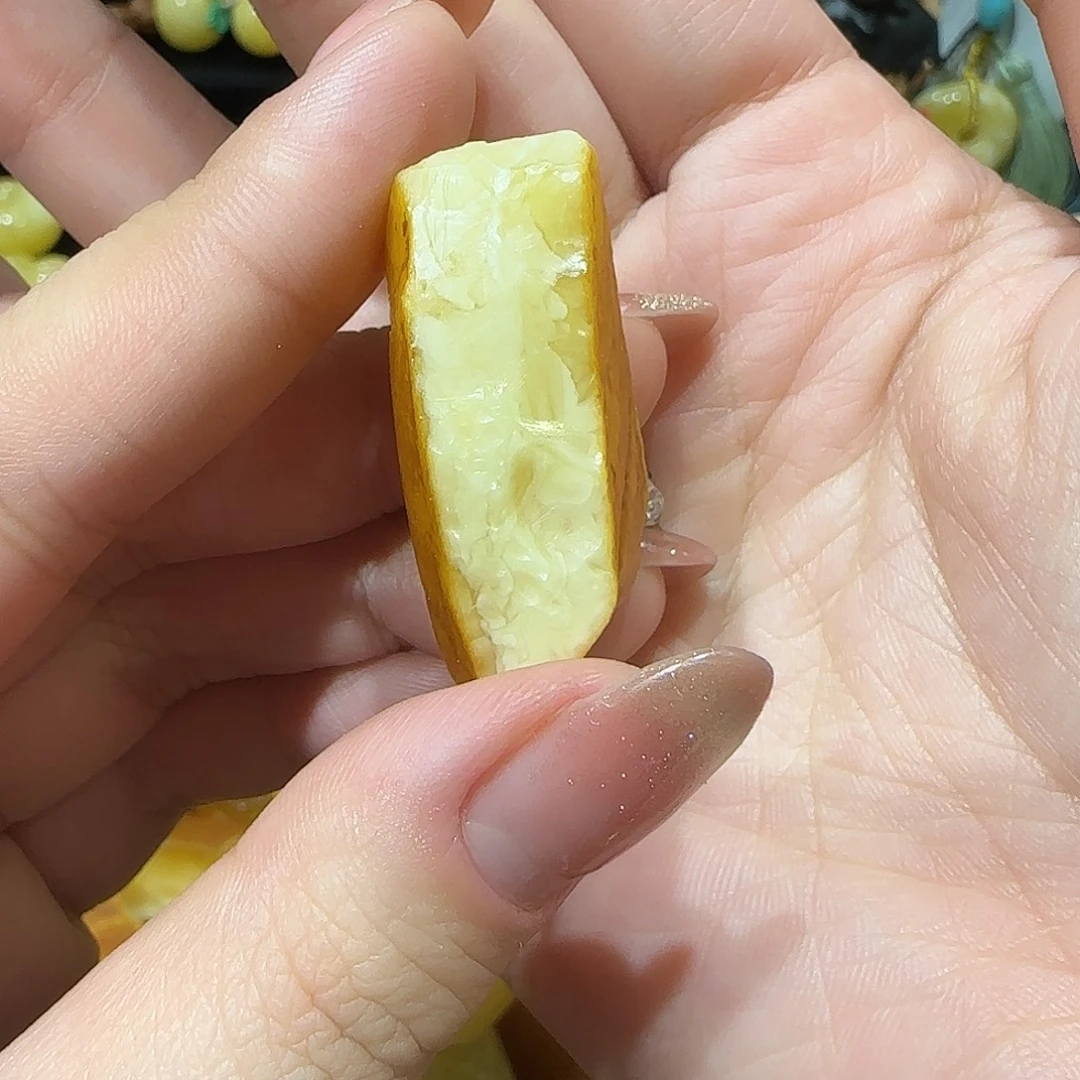 一***顺定制琥珀未镶嵌蜜蜡