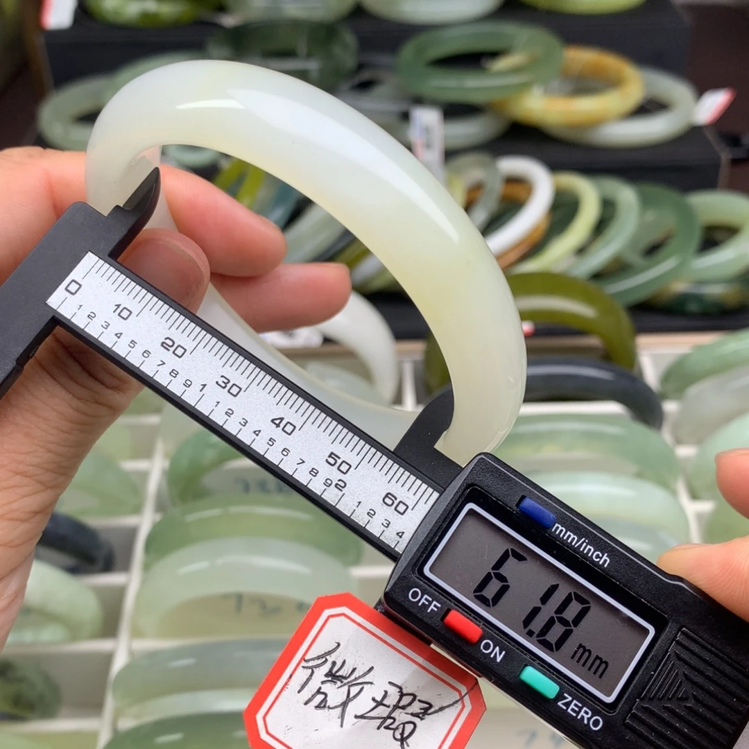未镶嵌蛇纹石玉手镯744