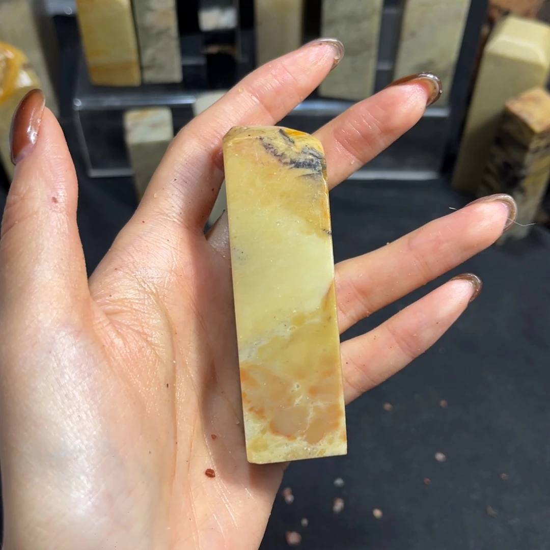 一***꧂大叶紫檀（黑酸枝木类）寿山石