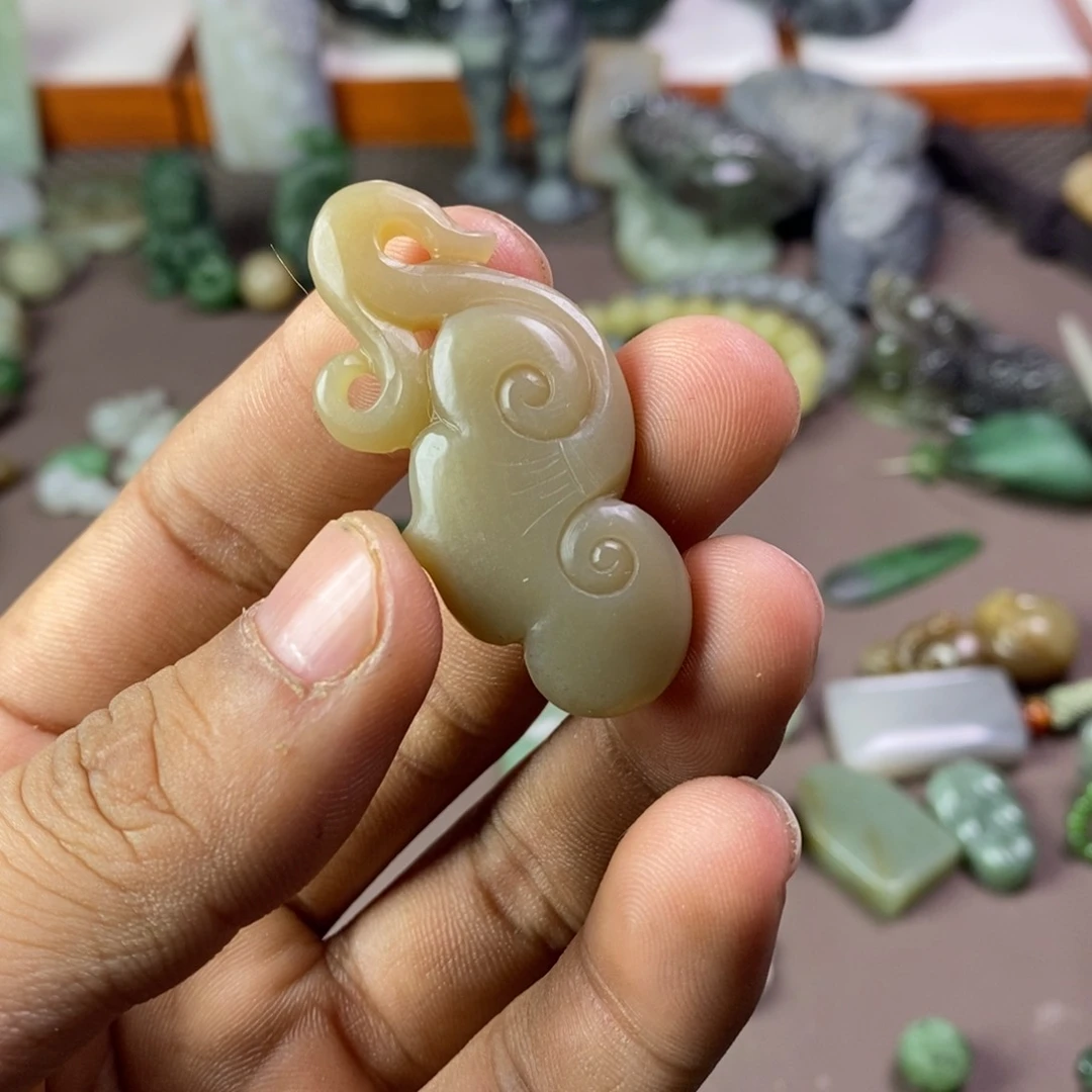 和田玉颈饰未镶嵌