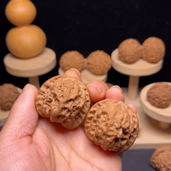 文玩核桃吊坠38野狼