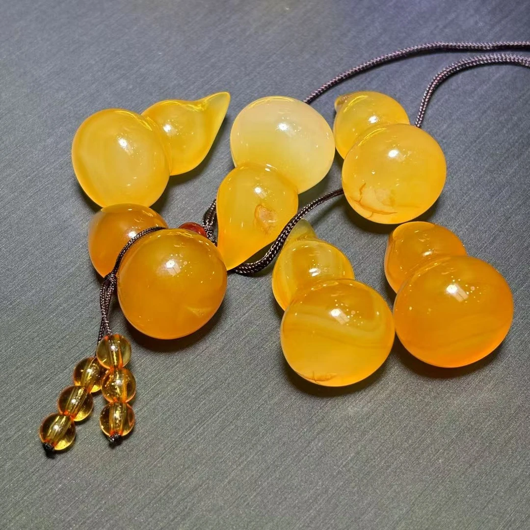 S7597-金蜜盐源玛瑙黄葫芦吊坠-配绳-多样性发其一