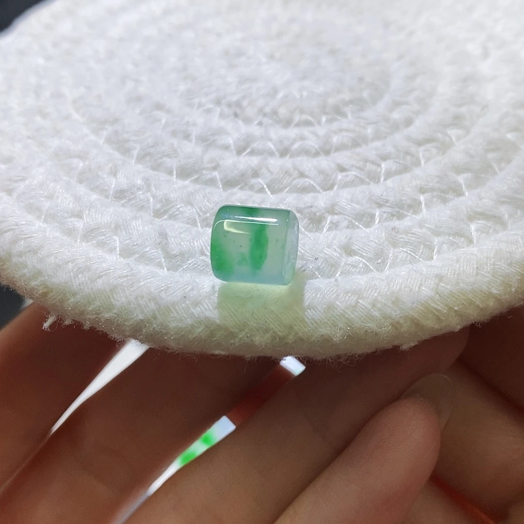 未镶嵌挂件翡翠桶珠飘花