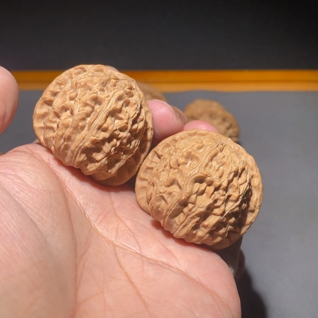 文玩核桃把件40白狮子全品