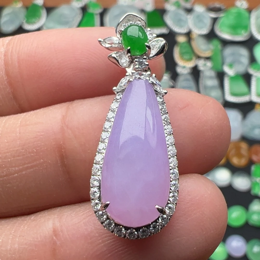 翡翠颈饰18K金镶嵌水滴27.7