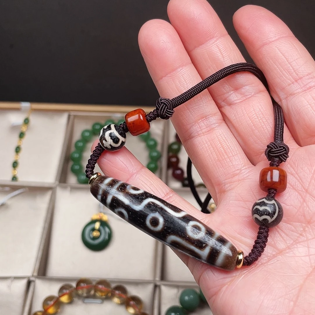 玛瑙/玉髓未镶嵌颈饰天珠9眼