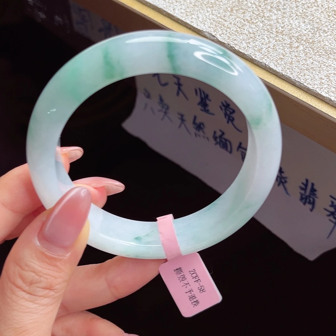 翡翠未镶嵌手镯手镯