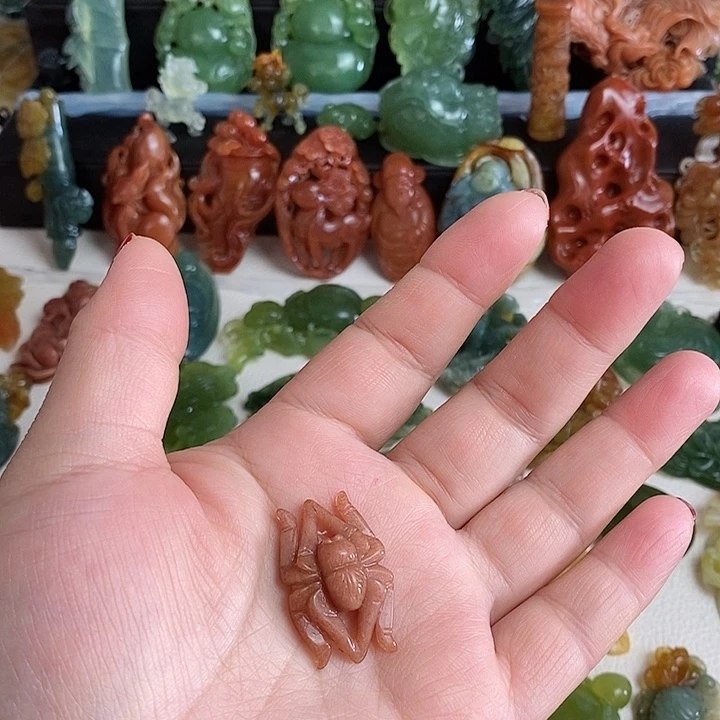 未镶嵌蛇纹石玉颈饰