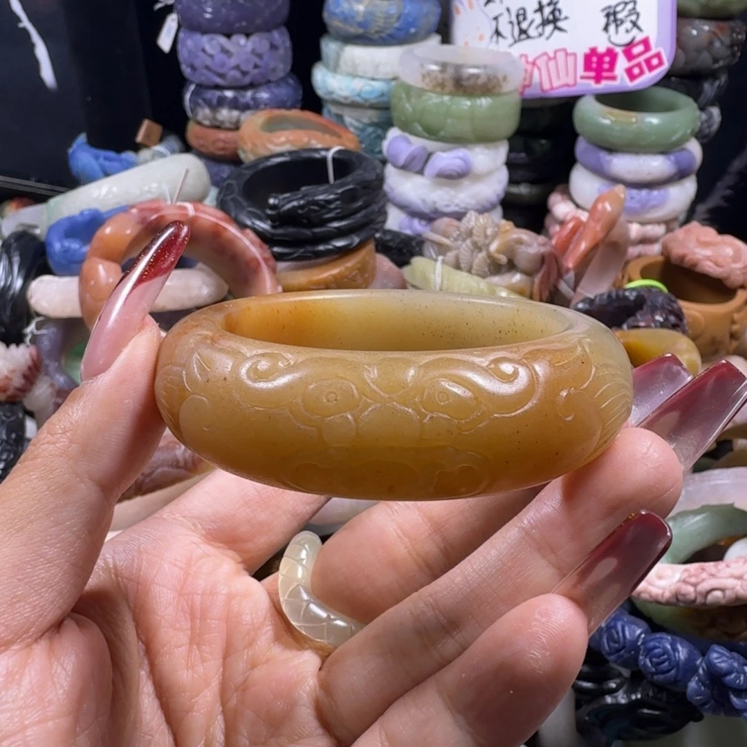 石英质玉（佘太翠）未镶嵌手镯10。55，福利