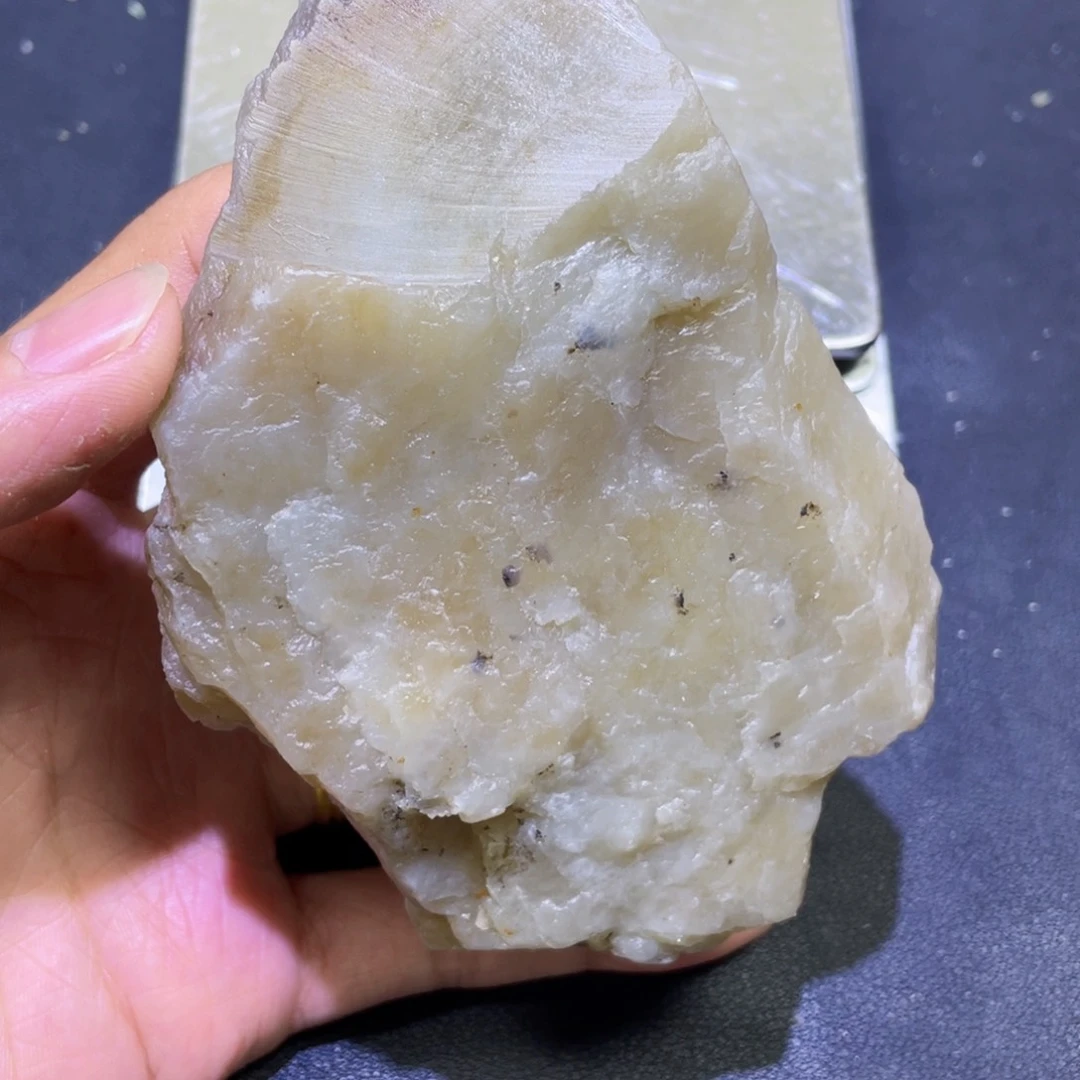 未镶嵌和田玉（糖玉）珠宝半成品