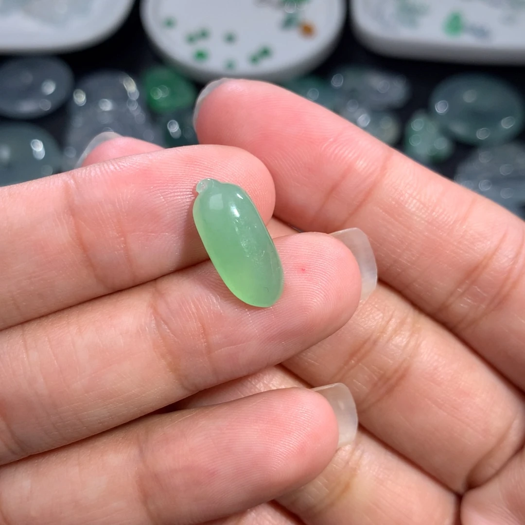 翡翠裸石未镶嵌甜瓜