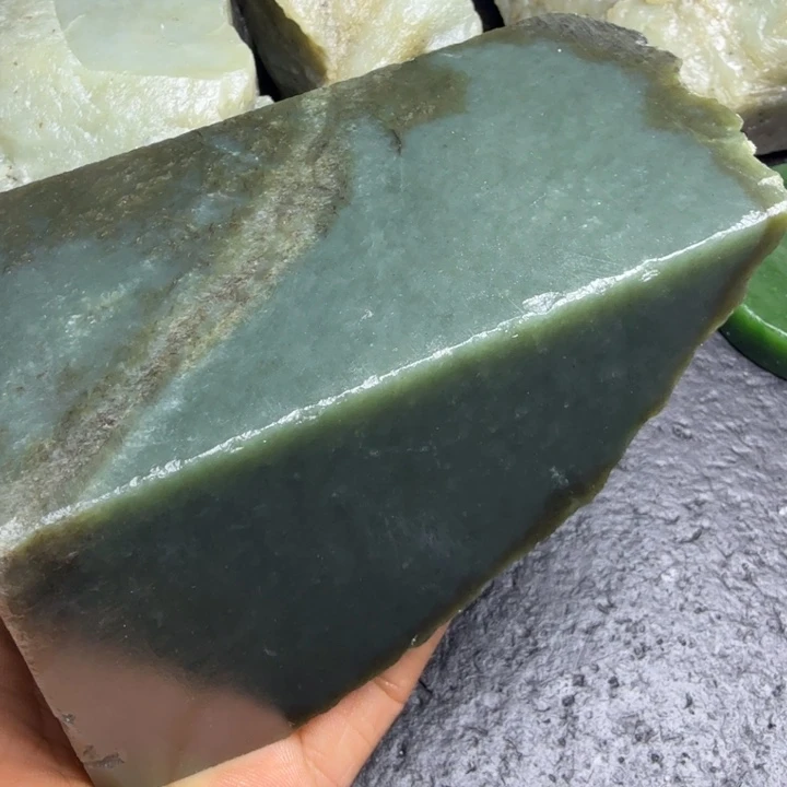 和田玉（糖玉）未镶嵌珠宝奇石