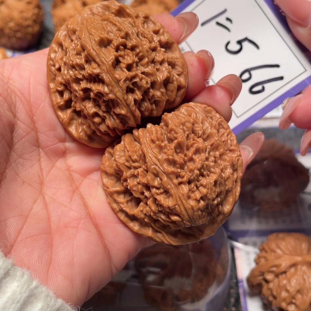 文玩核桃把件566号南疆石44