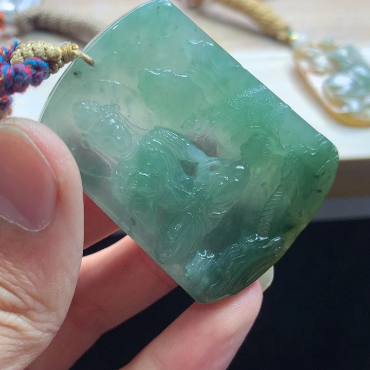 翡翠未镶嵌颈饰吊坠