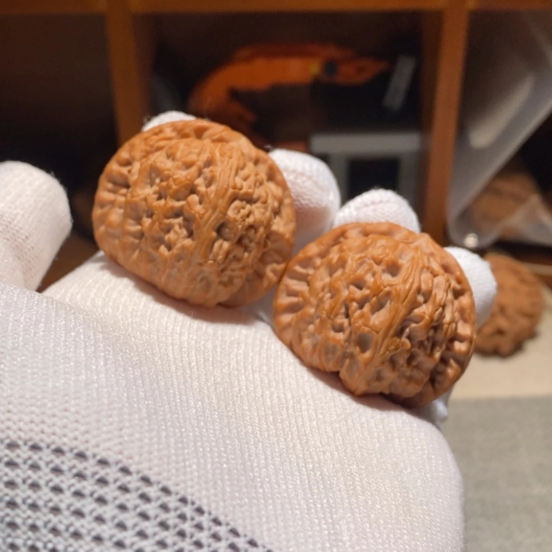 把件文玩核桃球白 B85