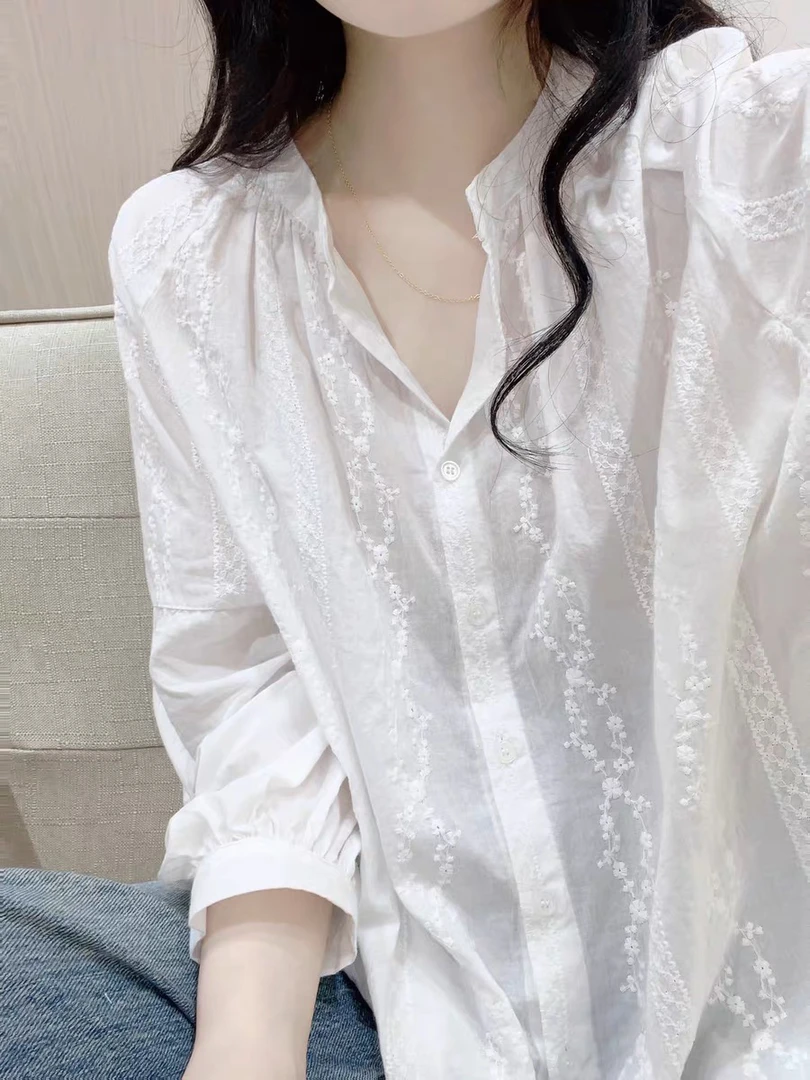 法式复古提花刺绣圆领衬衫女春夏新款设计感拼接灯笼袖减龄娃娃衫