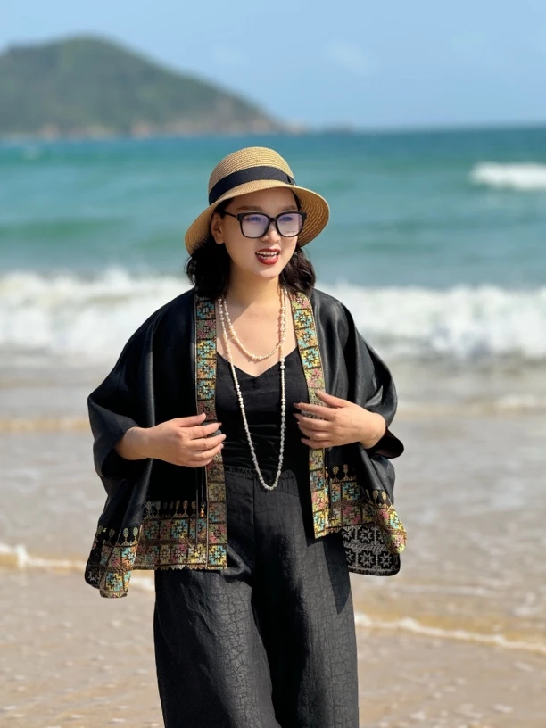 王太太2025年新款中式风刺绣提花外套盘扣设计轻奢气质桑蚕丝开衫