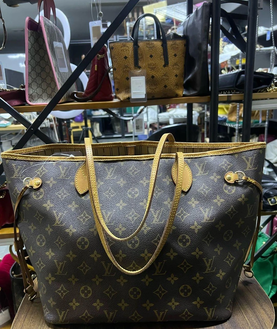 95新 LV手提包 20059