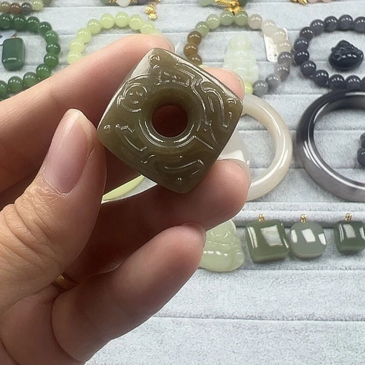 和田玉未镶嵌珠宝半成品