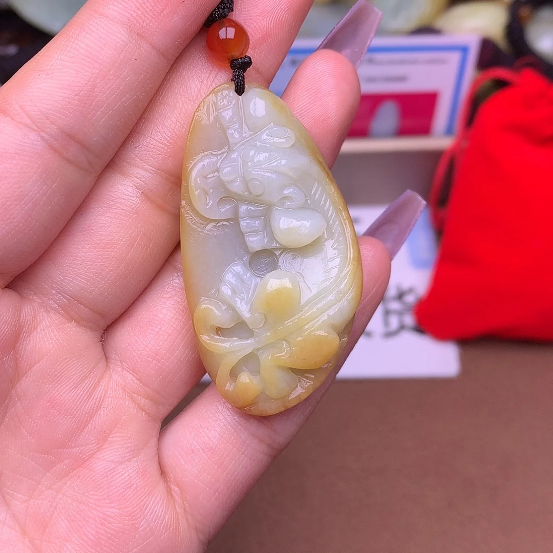 和田玉颈饰未镶嵌