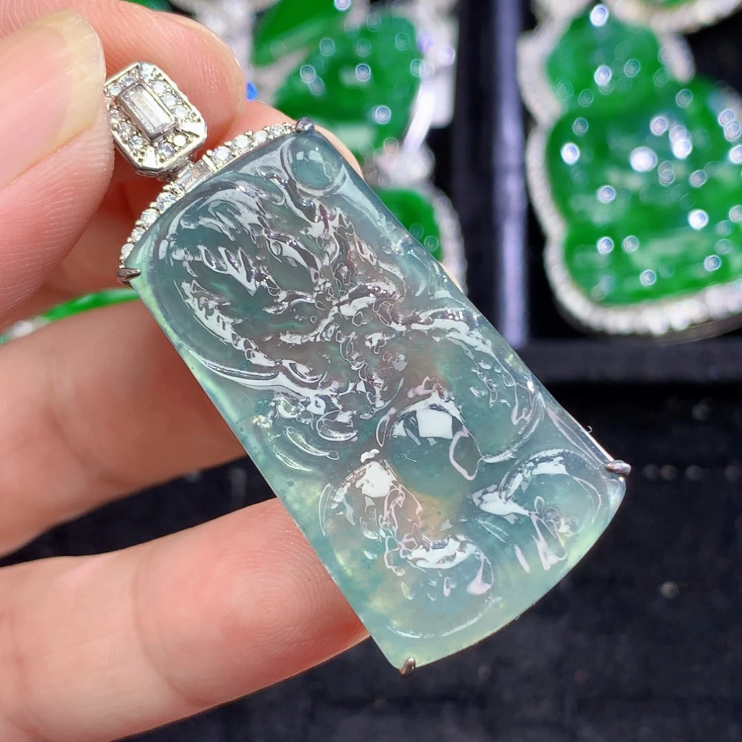 翡翠未镶嵌颈饰翡翠