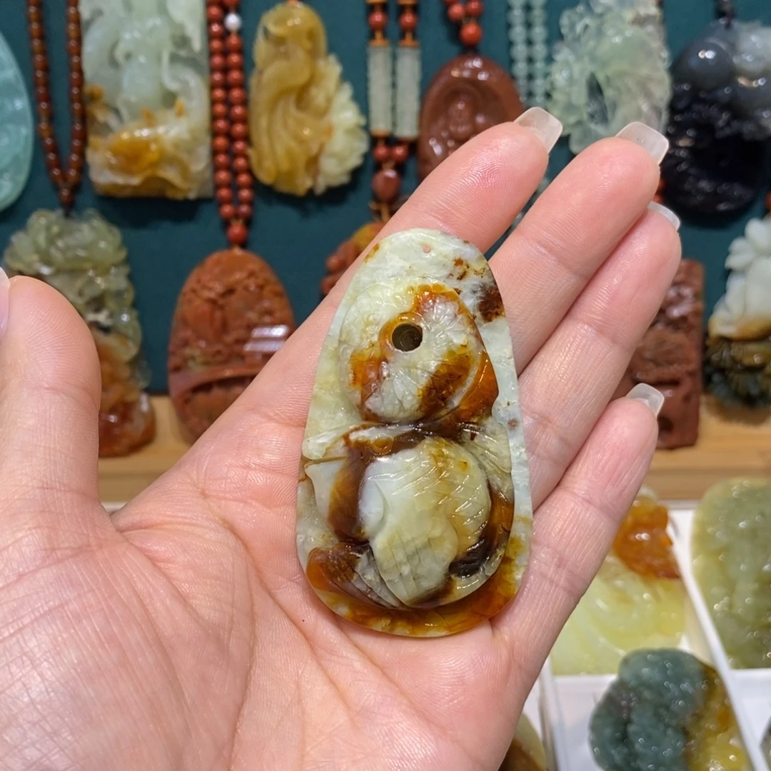 蛇纹石玉未镶嵌颈饰