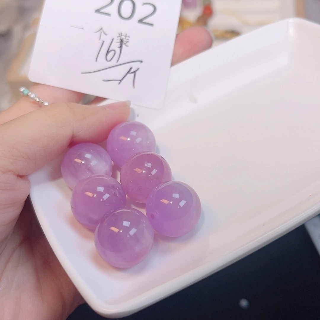 未镶嵌珠宝半成品水晶202 。