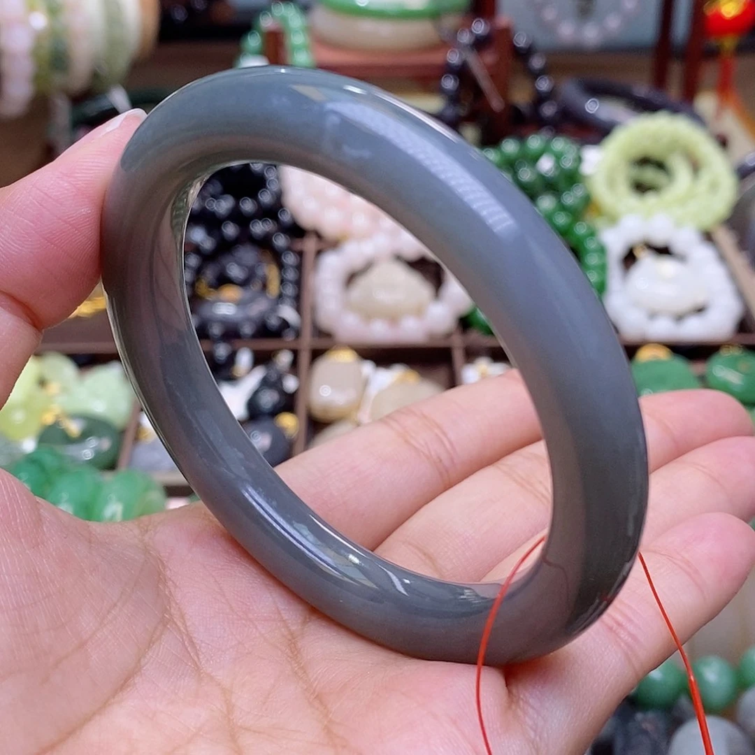 和田玉未镶嵌颈饰清货价老矿料冰浓烟紫圆条手镯57