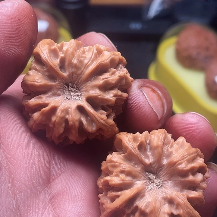 ****白吊坠文玩核桃龙门涧