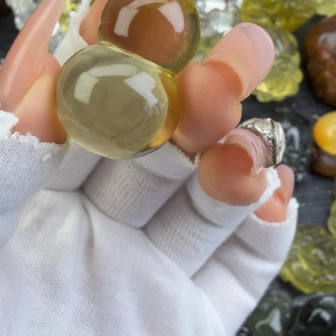 未镶嵌水晶大型摆件（非配饰）米**亚