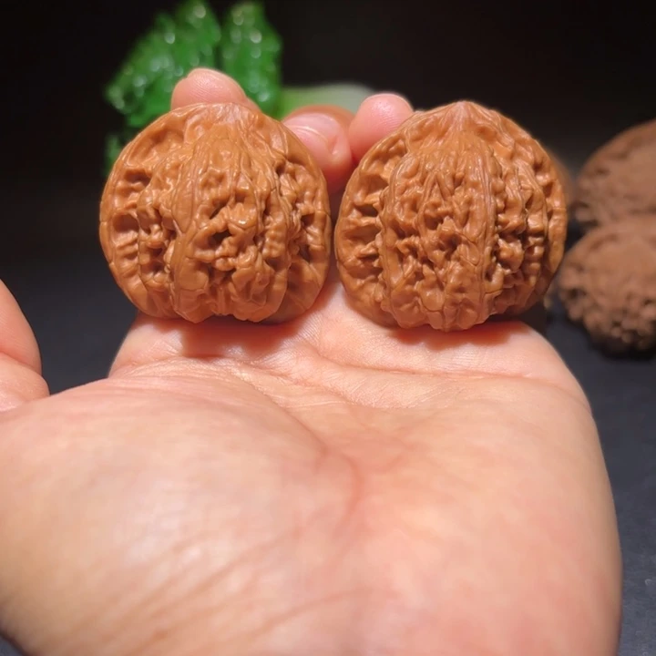 文玩核桃吊坠文玩核桃吊坠望月39