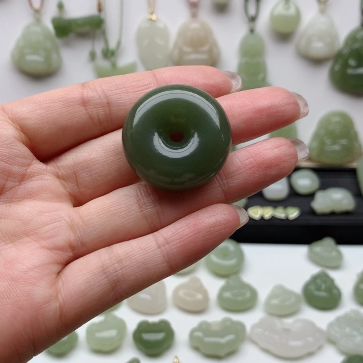 和田玉吊坠未镶嵌?**?