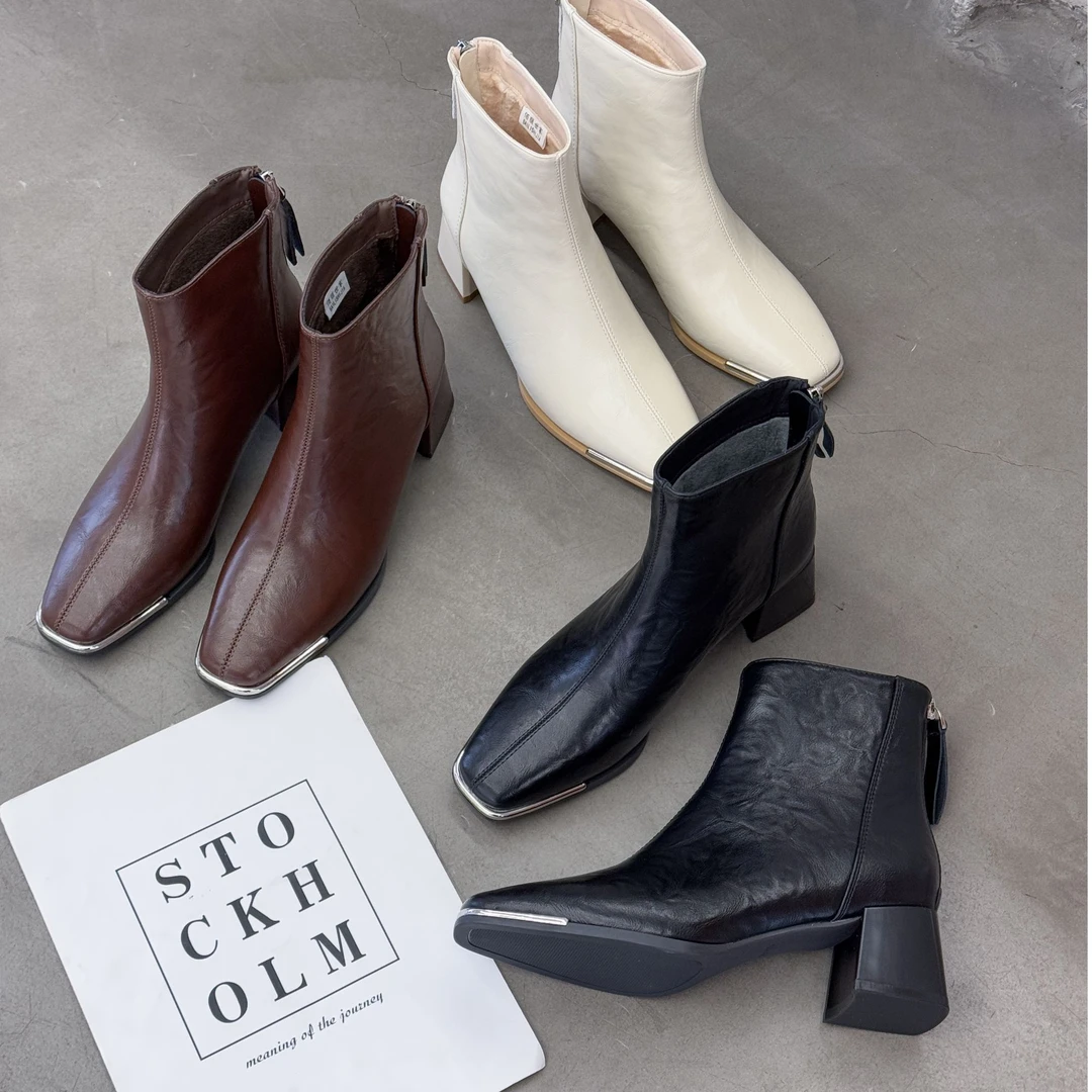 J246091 新款时尚靴子女粗跟方头加绒短靴