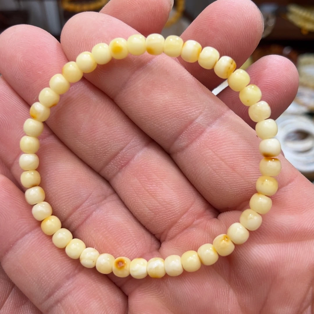 蜜蜡未镶嵌裸石有瑕疵的00005.0mm
